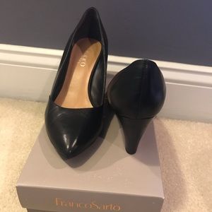 Black leather wedge Franco sarto pumps